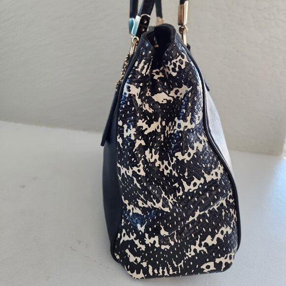 Like New Coach Minetta Black & Python Leather Shoulder Bag Purse - Picture 3 of 15